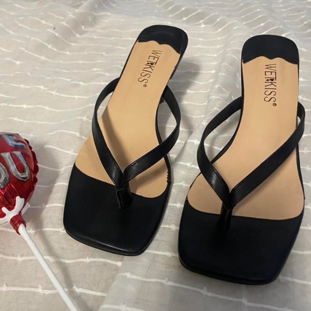 Y2K flip flop heels